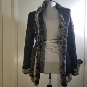 Reversible fur coat in gray/black